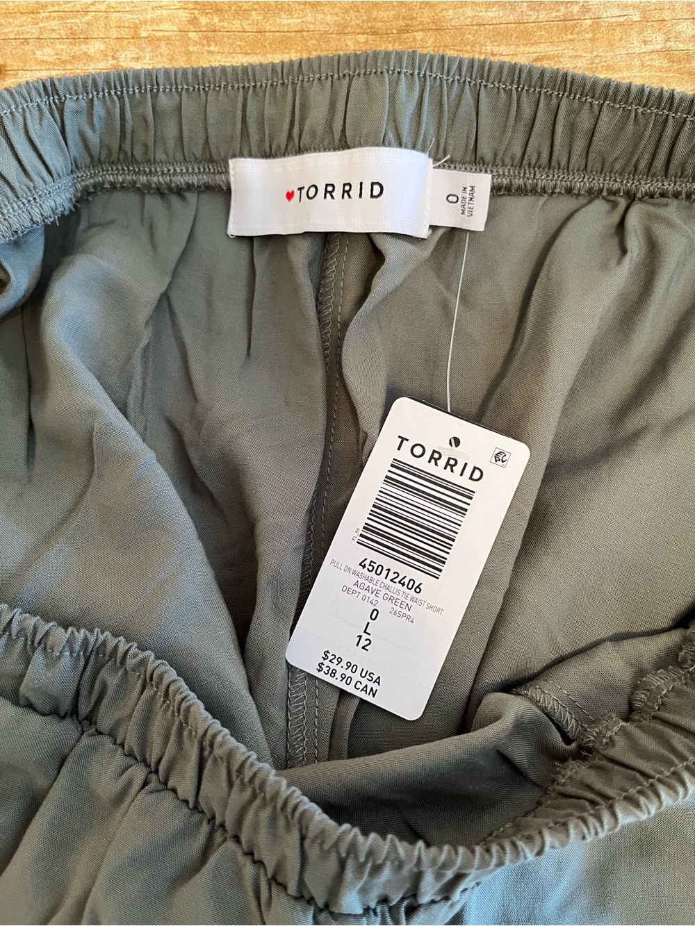 Torrid Pull-On Washable Challis Olive Relaxed Elastic-Waist Shorts NWT Size 0 L - Picture 4 of 6